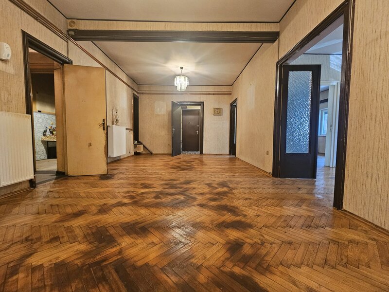 Str. Bocsa, zona Batistei, Cartier Armenesc de vanzare ap. 4 cam.